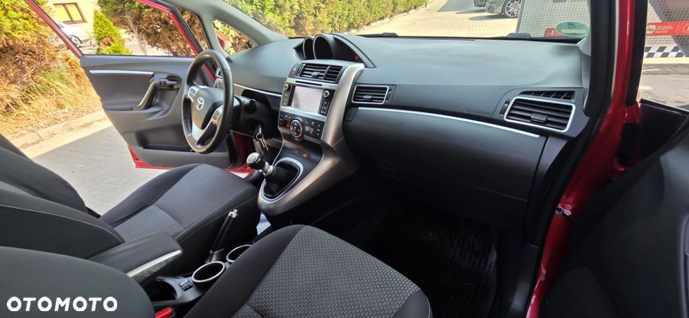 Toyota Verso 2.0 D-4D 5-Sitzer Executive - 38