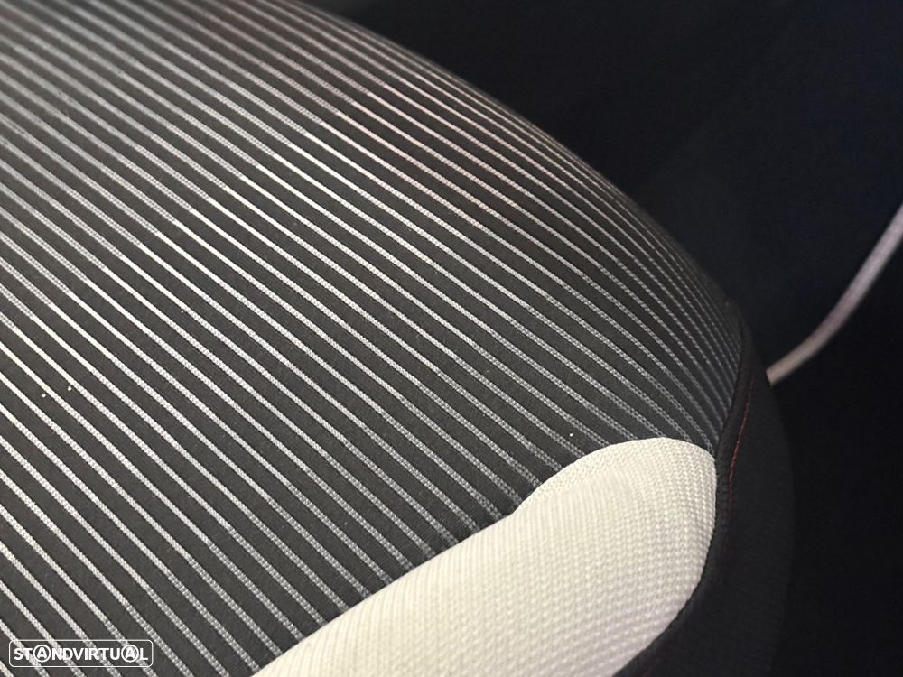 Peugeot 108 1.2 PureTech Top! Roland Garros - 34