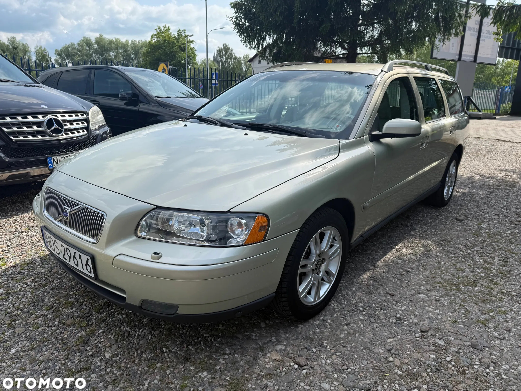 Volvo V70 2.4 Premium - 4