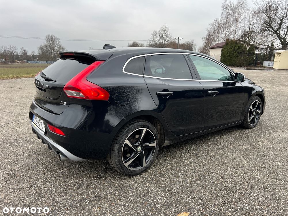 Volvo V40 D3 R Design - 9