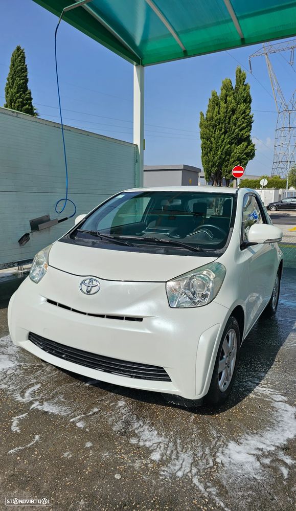 Toyota iQ 1.0 VVT-i 2 EP+NAVI+Bluetooth - 2