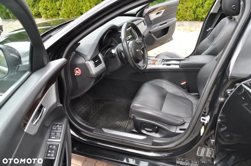 Jaguar XF 20d R-Sport Ingenium Edition - 13