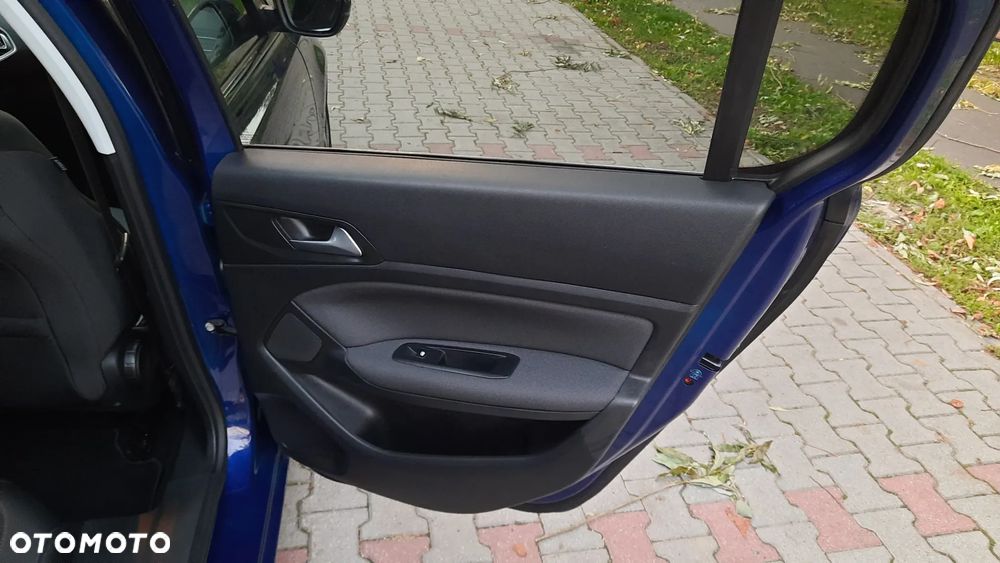 Peugeot 308 1.5 BlueHDi Active Pack Business S&S EAT8 - 31