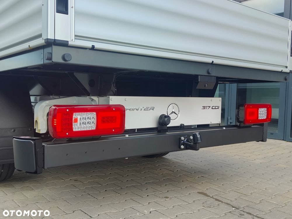 Mercedes-Benz Sprinter - 16