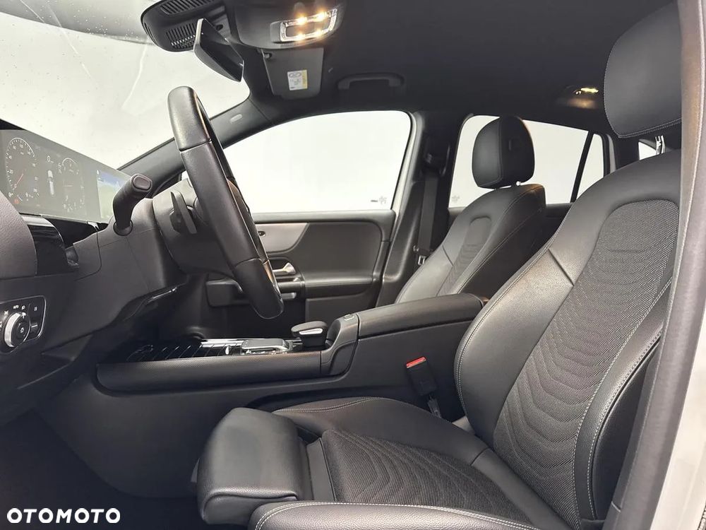 Mercedes-Benz GLA 180 d Business Edition - 12