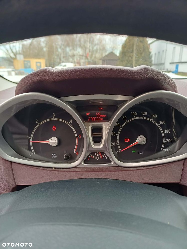 Ford Fiesta - 12