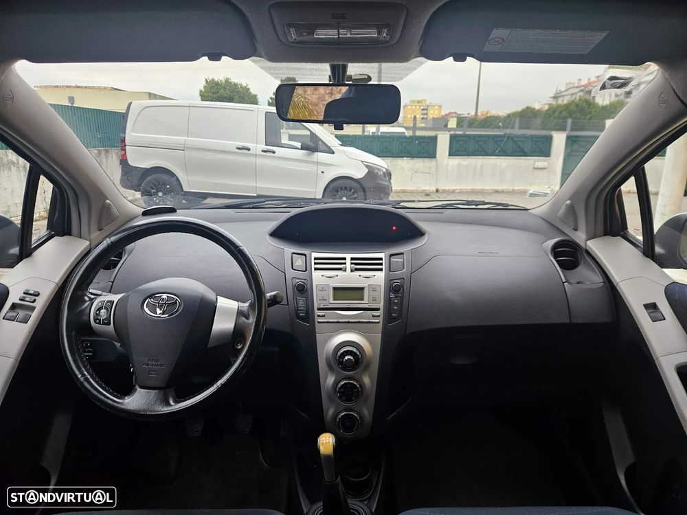 Toyota Yaris 1.0 VVT-i AC - 6