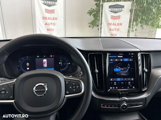 VOLVO XC60 2023 — imagine 10