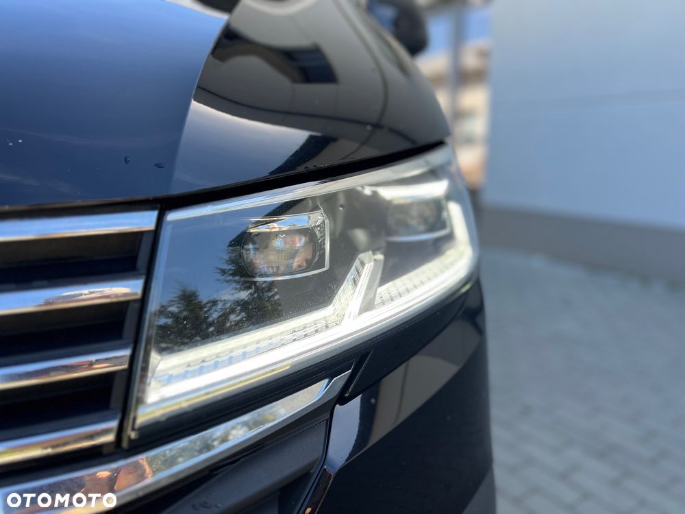 Volkswagen Caravelle - 11
