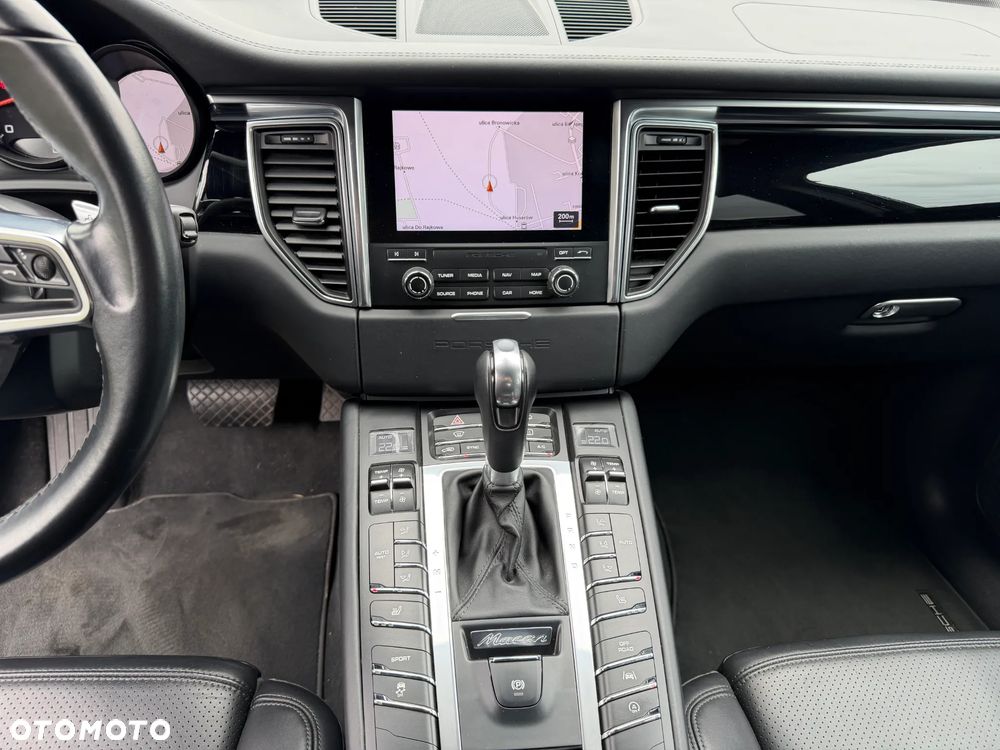 Porsche Macan - 30