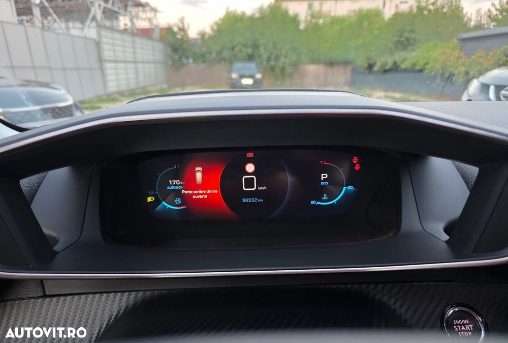Peugeot 2008 PureTech 130 EAT8 GT - 26