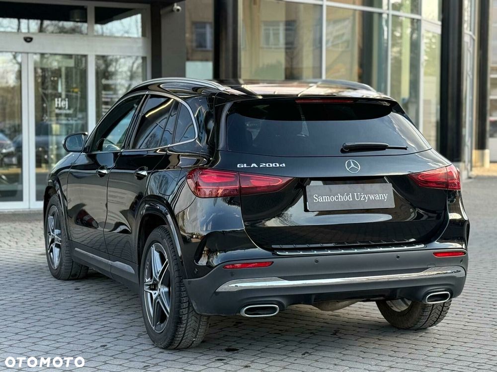 Mercedes-Benz GLA - 9