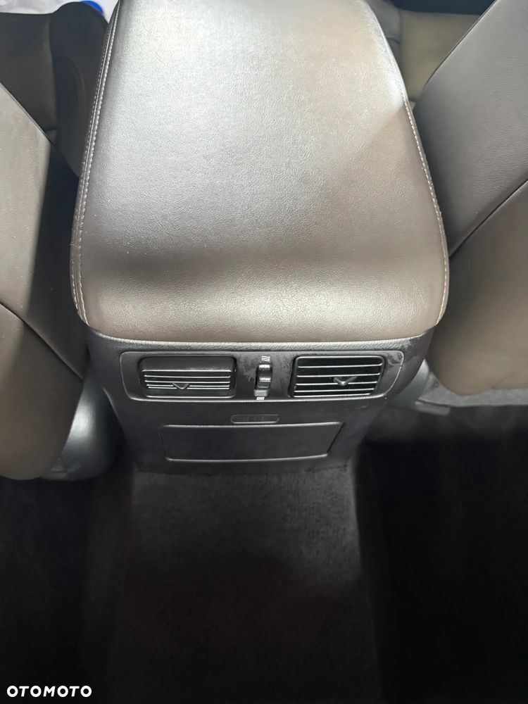 Infiniti Q70 Hybrid GT Premium - 37