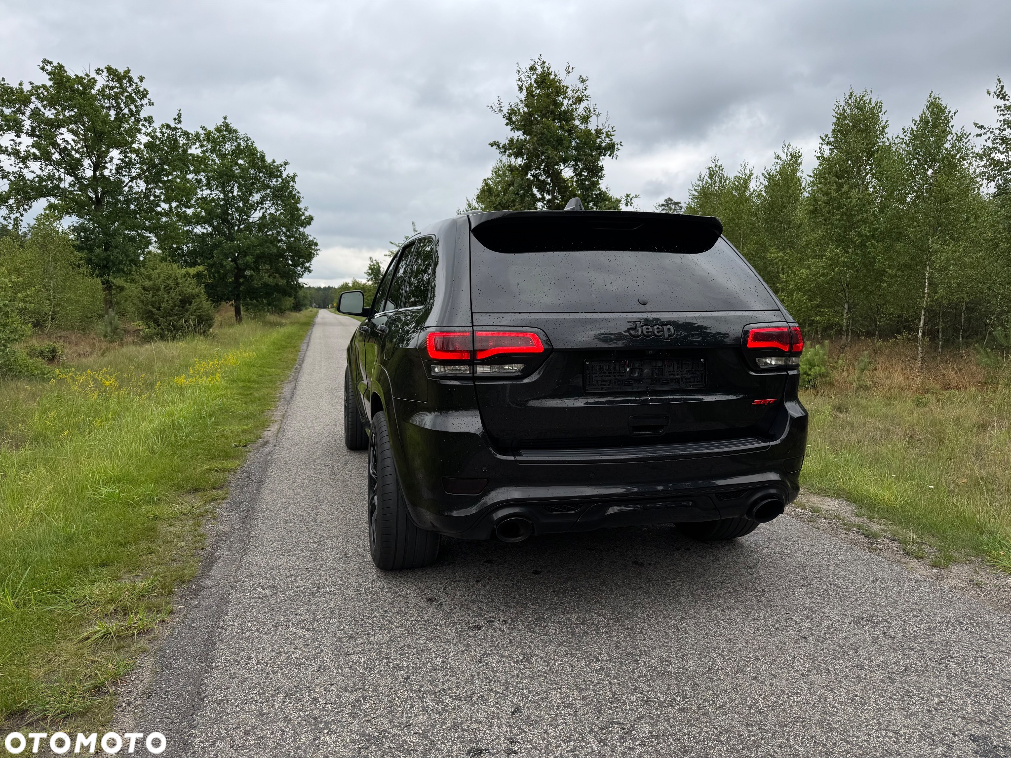 Jeep Grand Cherokee SRT - 13