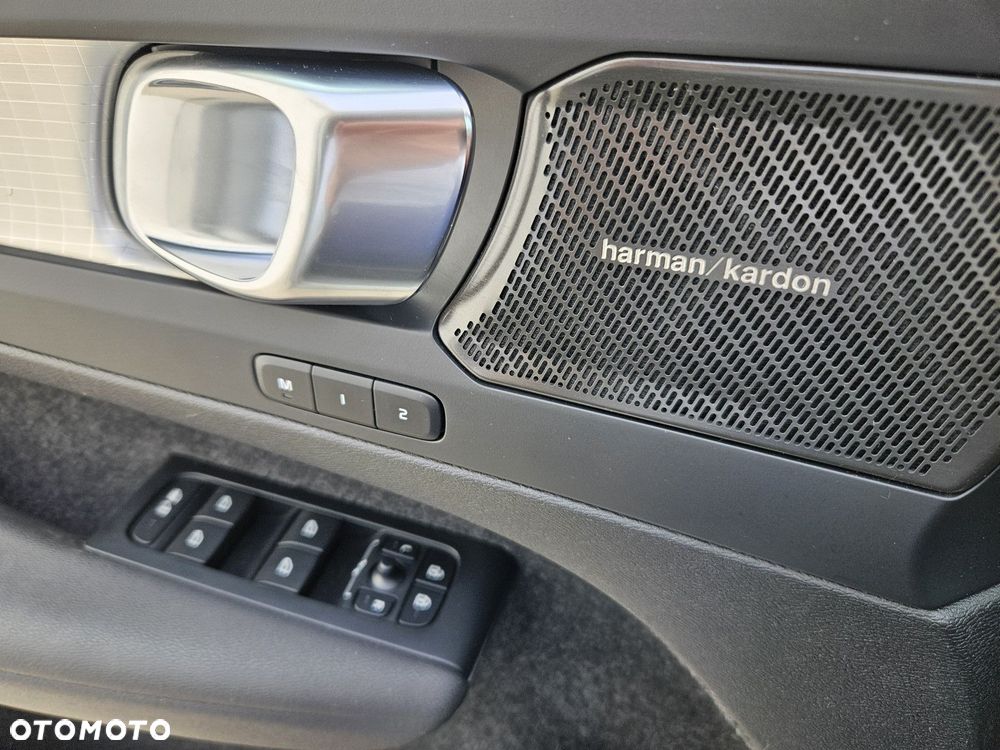 Volvo XC 40 T5 Plug-In Hybrid Plus Dark - 24