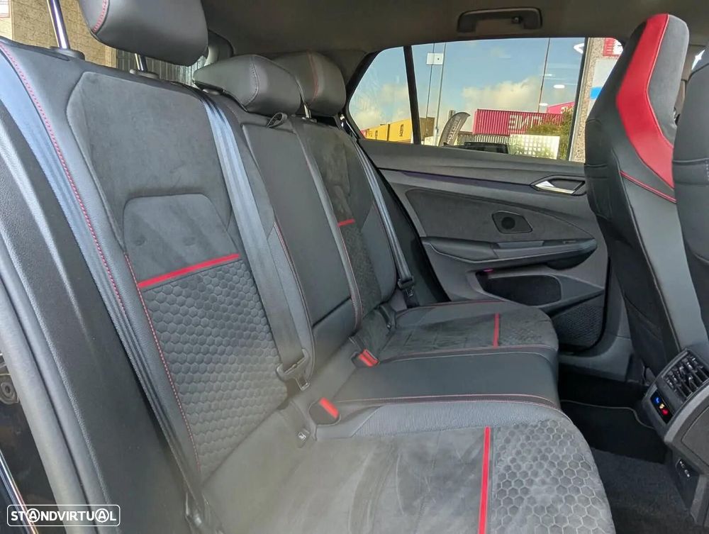 VW Golf 2.0 TSI GTI Clubsport DSG - 11
