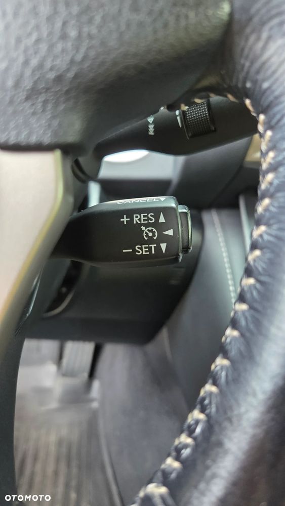 Lexus IS 300h Prestige - 21