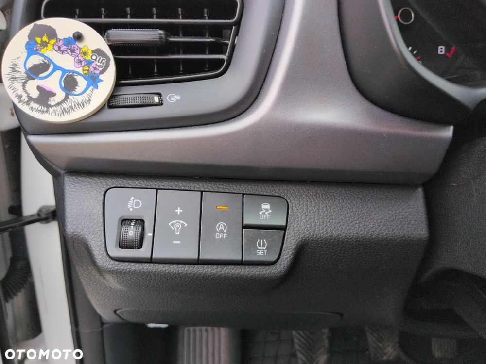 Kia Rio 1.2 M - 10