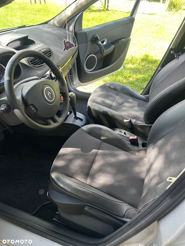 Renault Clio - 36