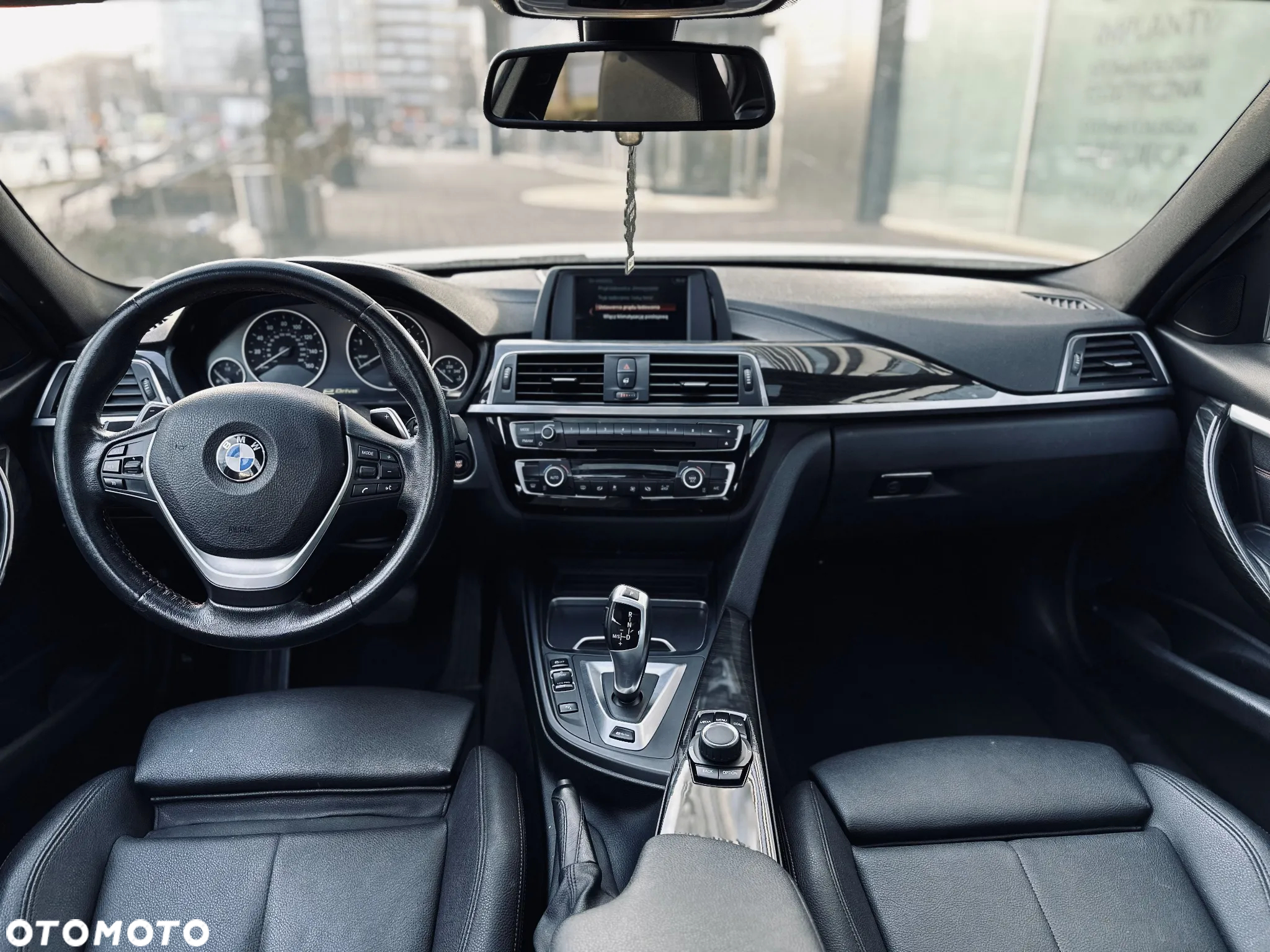 BMW Seria 3 330e iPerformance - 5