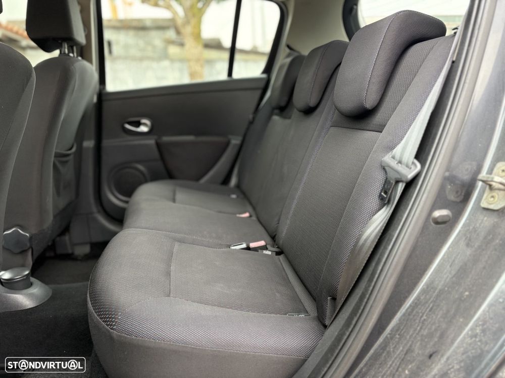 Renault Clio 1.2 16V Dynamique - 8