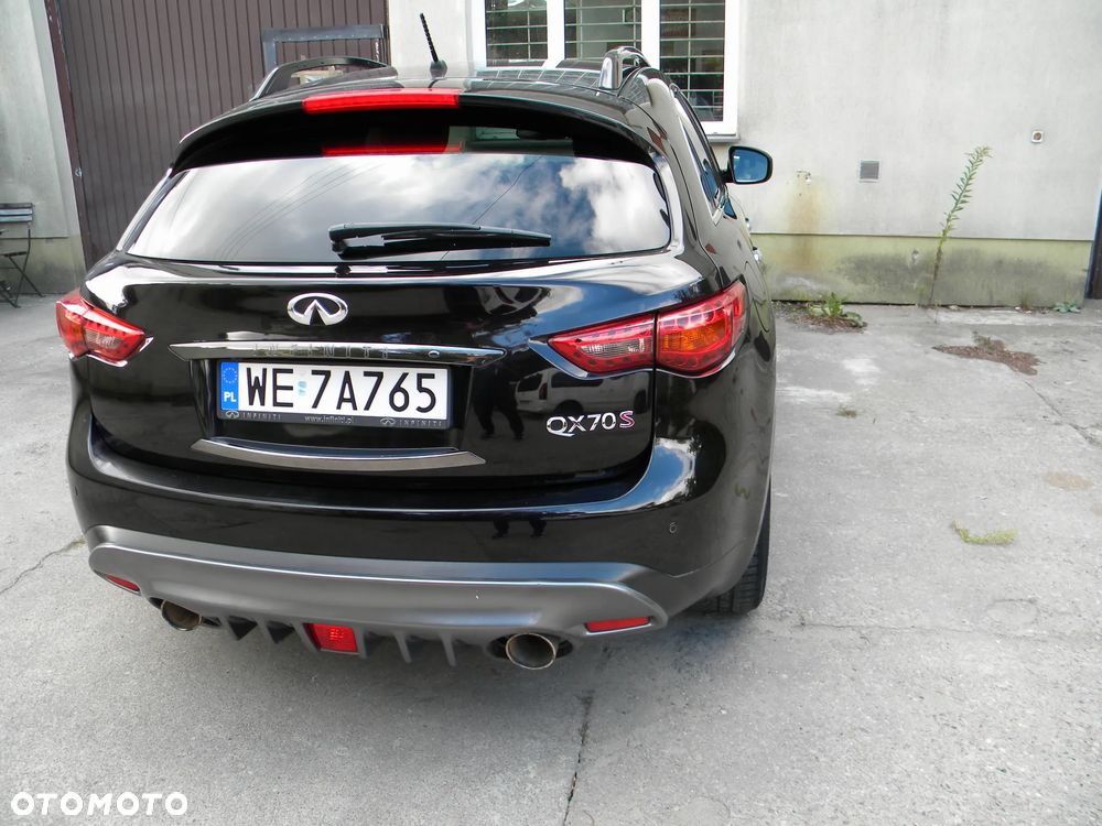 Infiniti Q70 - 3