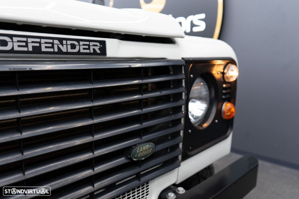 Land Rover Defender 90 2.5 TD5 Metal Top - 19