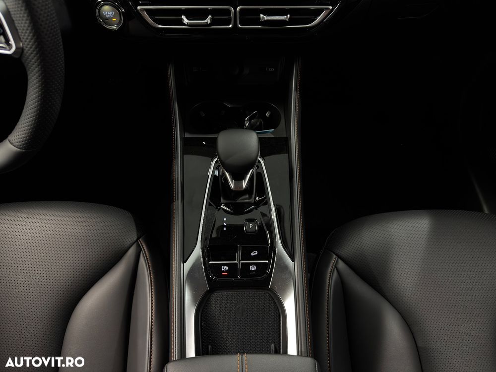 MG HS 1.5 T-GDi HEV Exclusive - 13