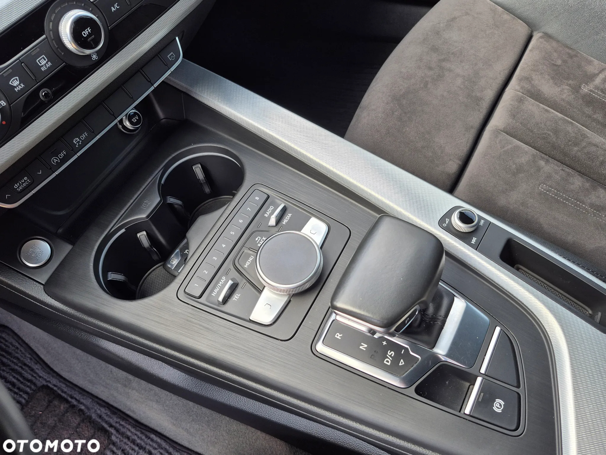 Audi A4 2.0 TDI S tronic - 25