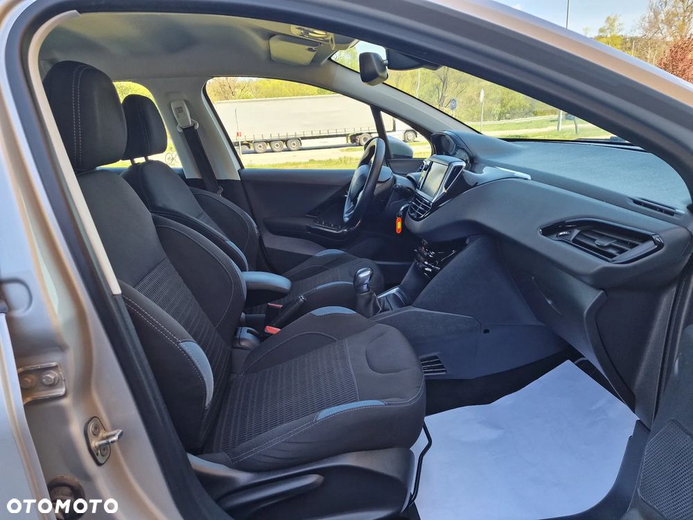 Peugeot 208 HDi 68 Access - 12