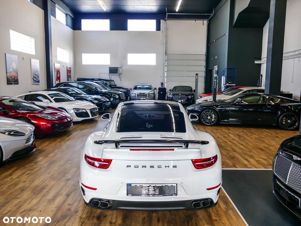 Porsche 911 Turbo S - 5