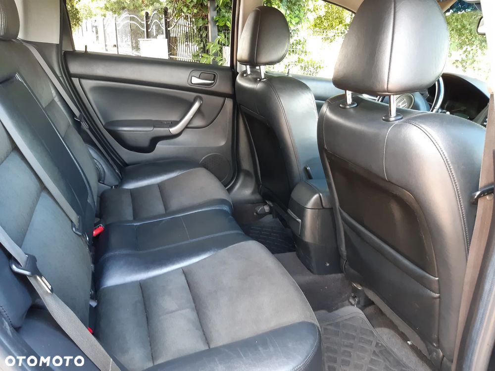 Honda Accord 2.0 Executive - 11