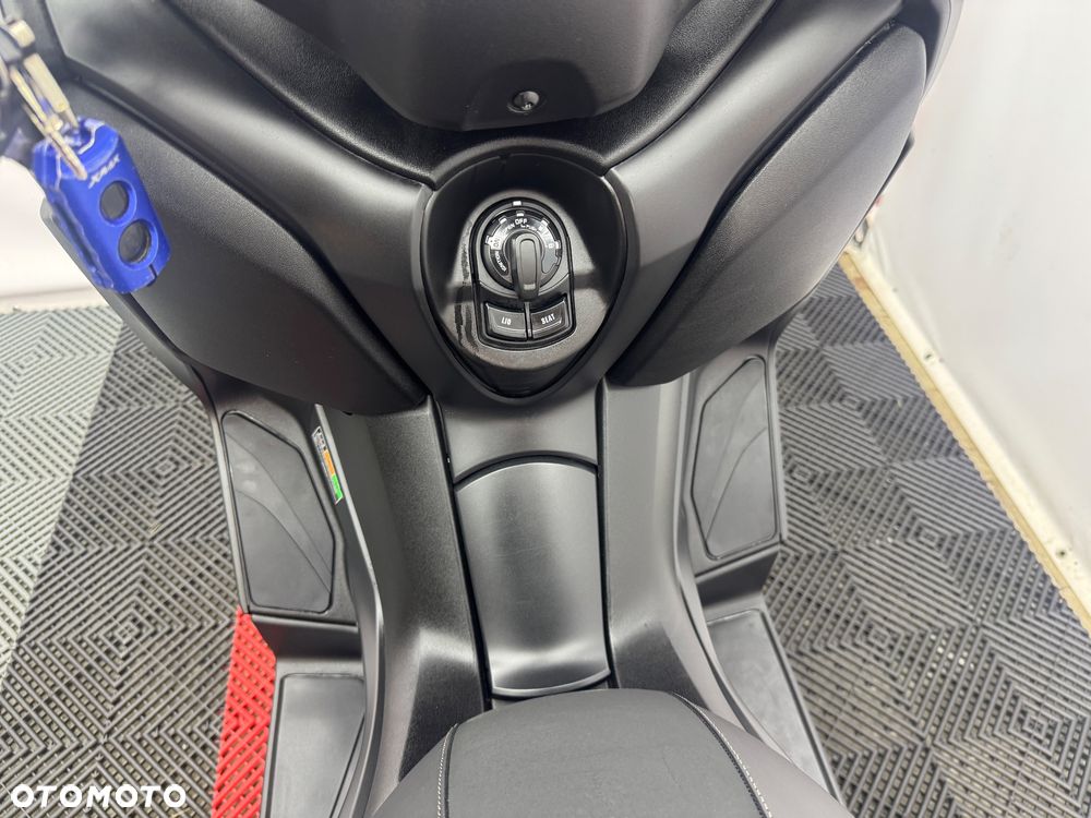 Yamaha X-max - 26