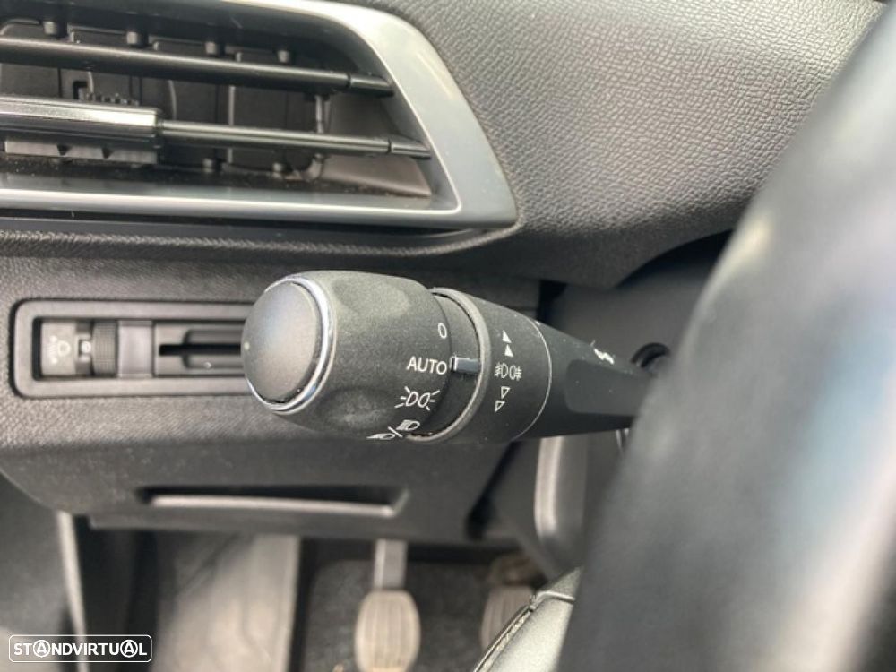 Peugeot 3008 1.2 PureTech Active - 18