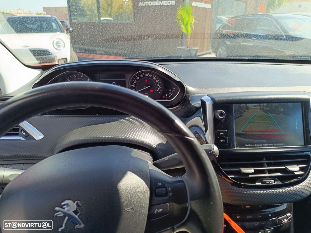 Peugeot 208 1.2 VTi SE Style - 19