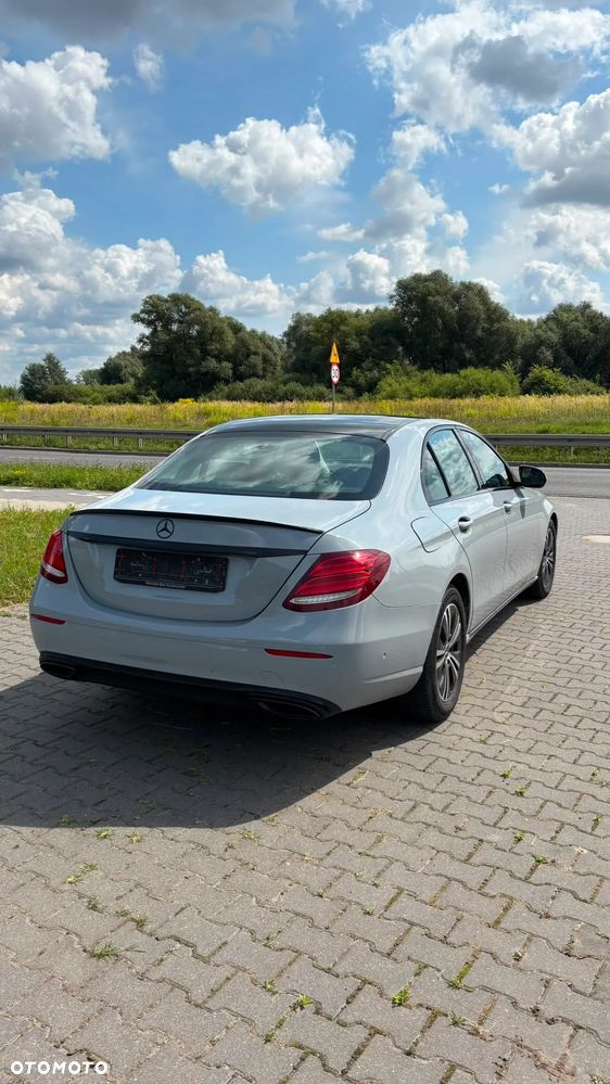 Mercedes-Benz Klasa E 200 d 9G-TRONIC - 3