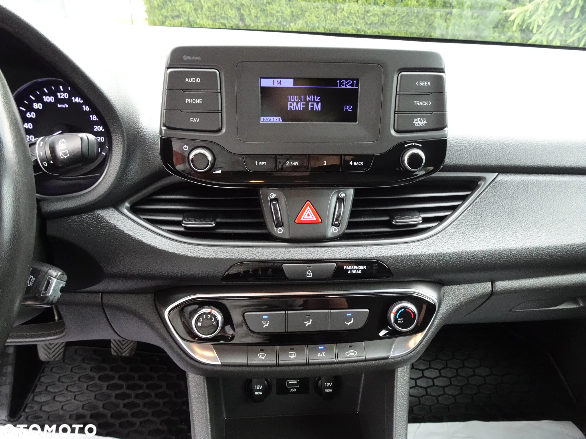 Hyundai i30 1.5 DPI Classic + - 26