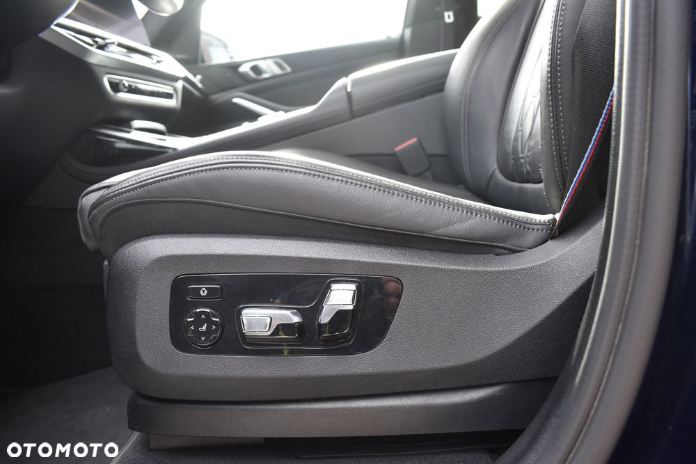 BMW X7 M50i sport - 12
