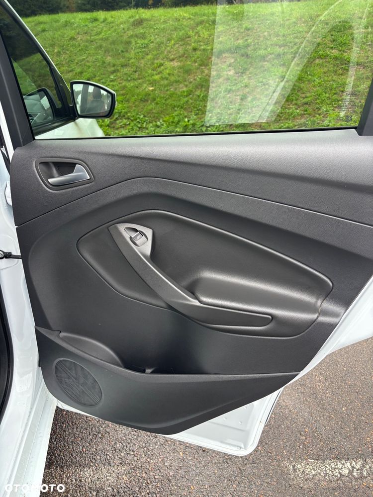 Ford Kuga 1.5 EcoBoost 2x4 ST-Line - 25