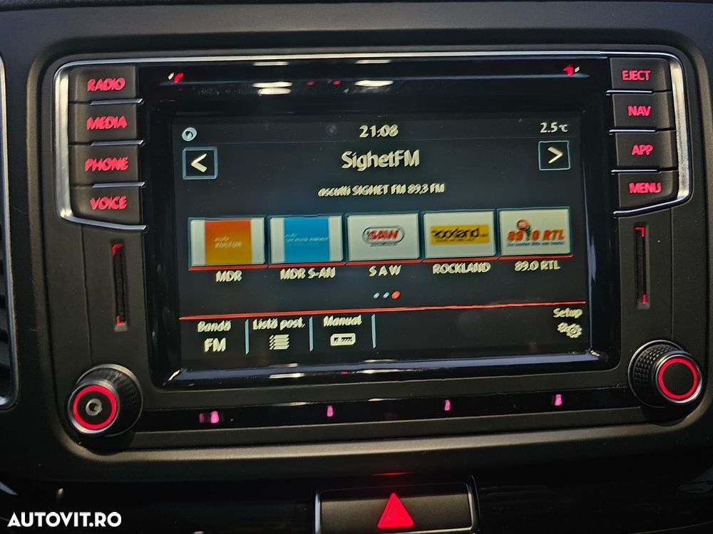 Volkswagen Sharan 2.0 TDI DSG 4MOTION Highline - 17