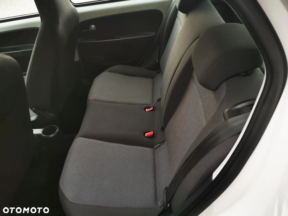 Volkswagen up! high - 16