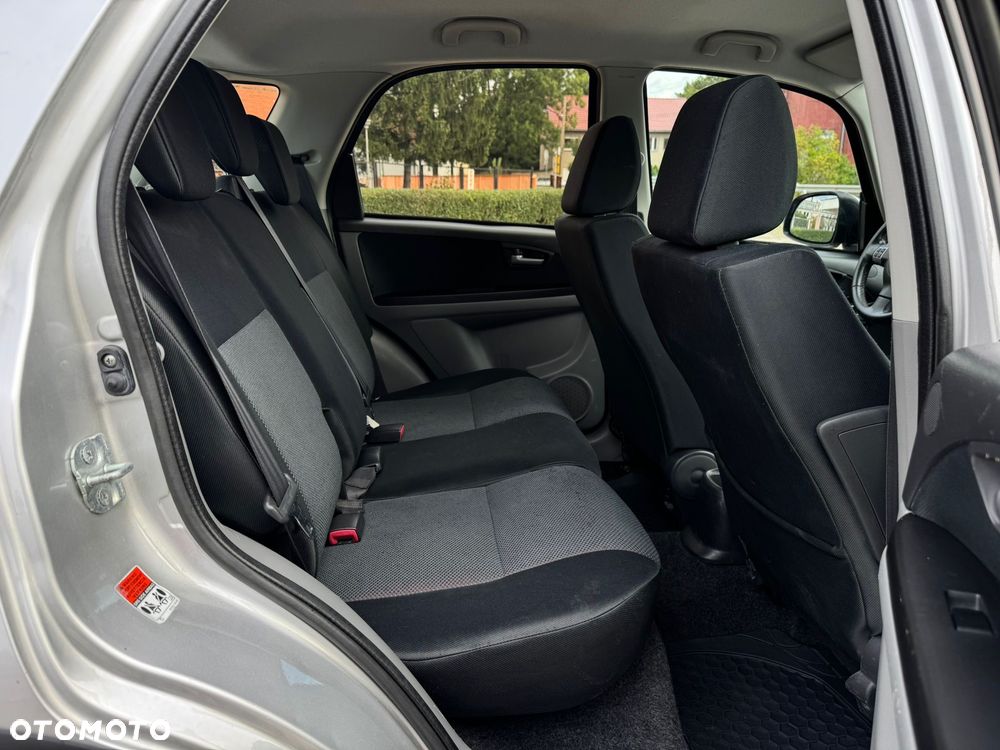 Suzuki SX4 - 8