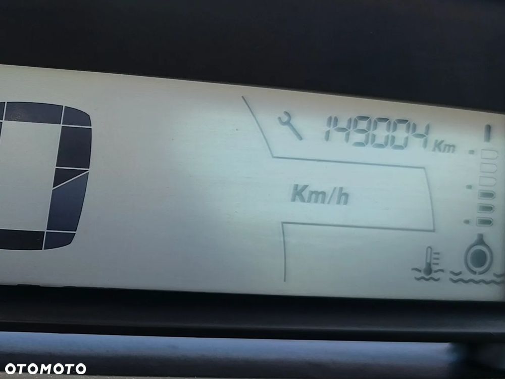 Citroën C4 1.6 16V X - 9
