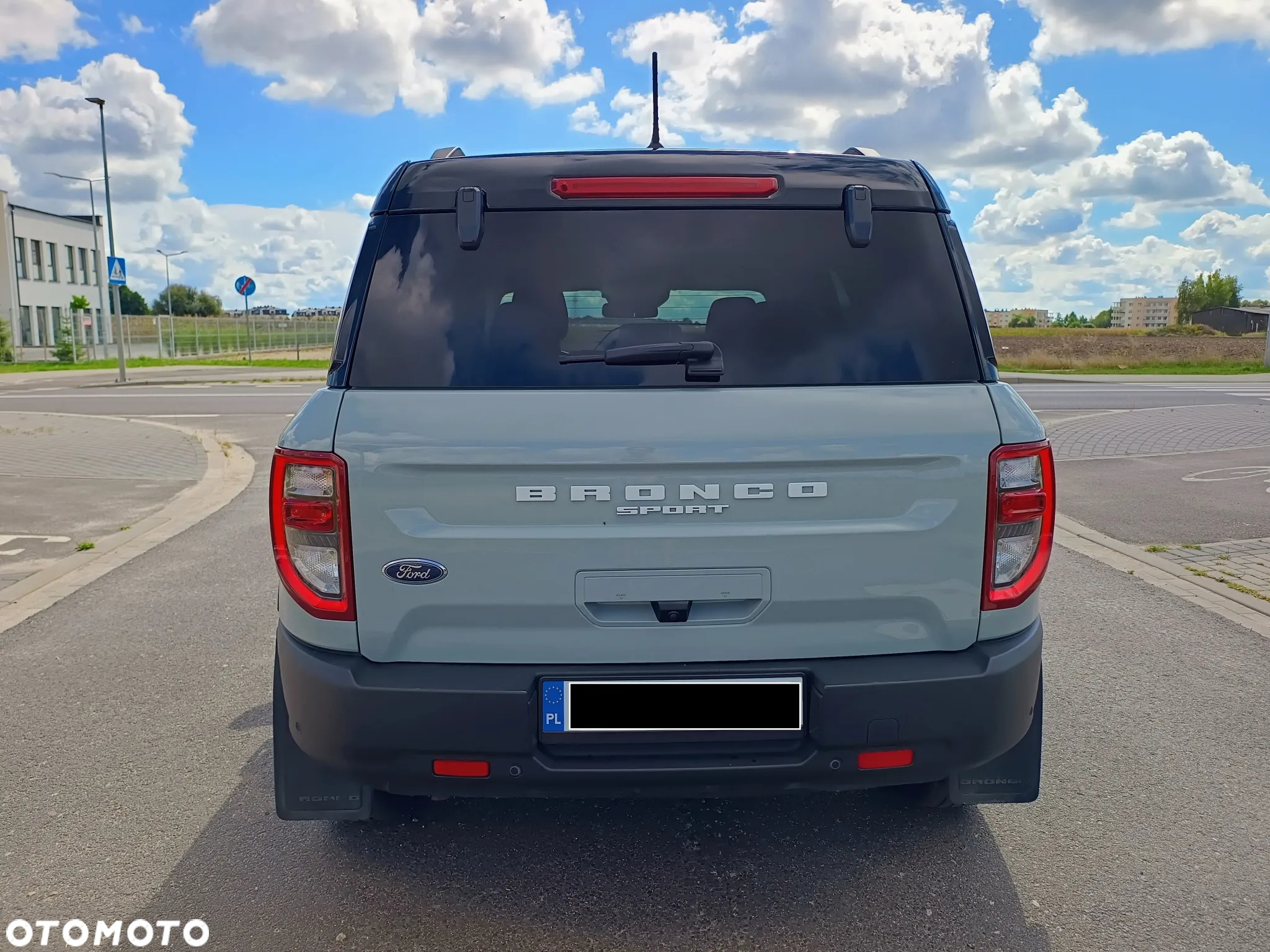 Ford Bronco - 8