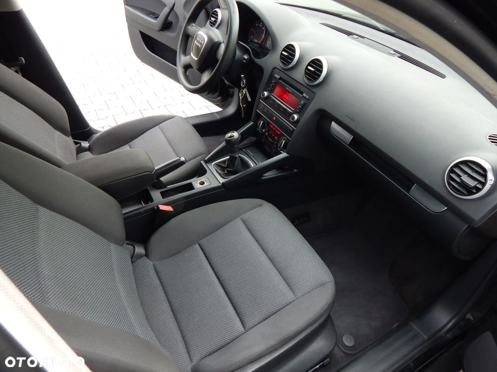 Audi A3 Sportback 1.6 TDI Attraction - 17