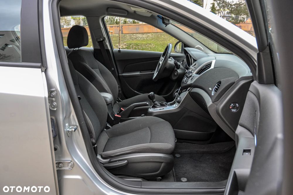 Chevrolet Cruze - 11