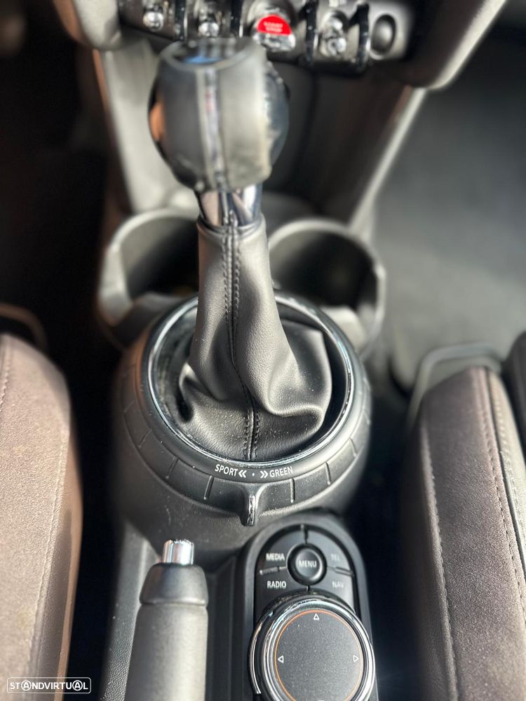 MINI 5 Portas Cooper D 60 Years Chili - 21