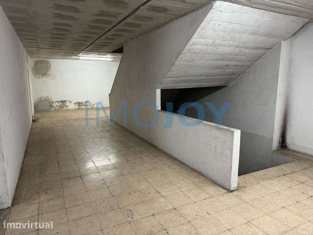 Garagem no Centro da Parede - Grande imagem: 2/9
