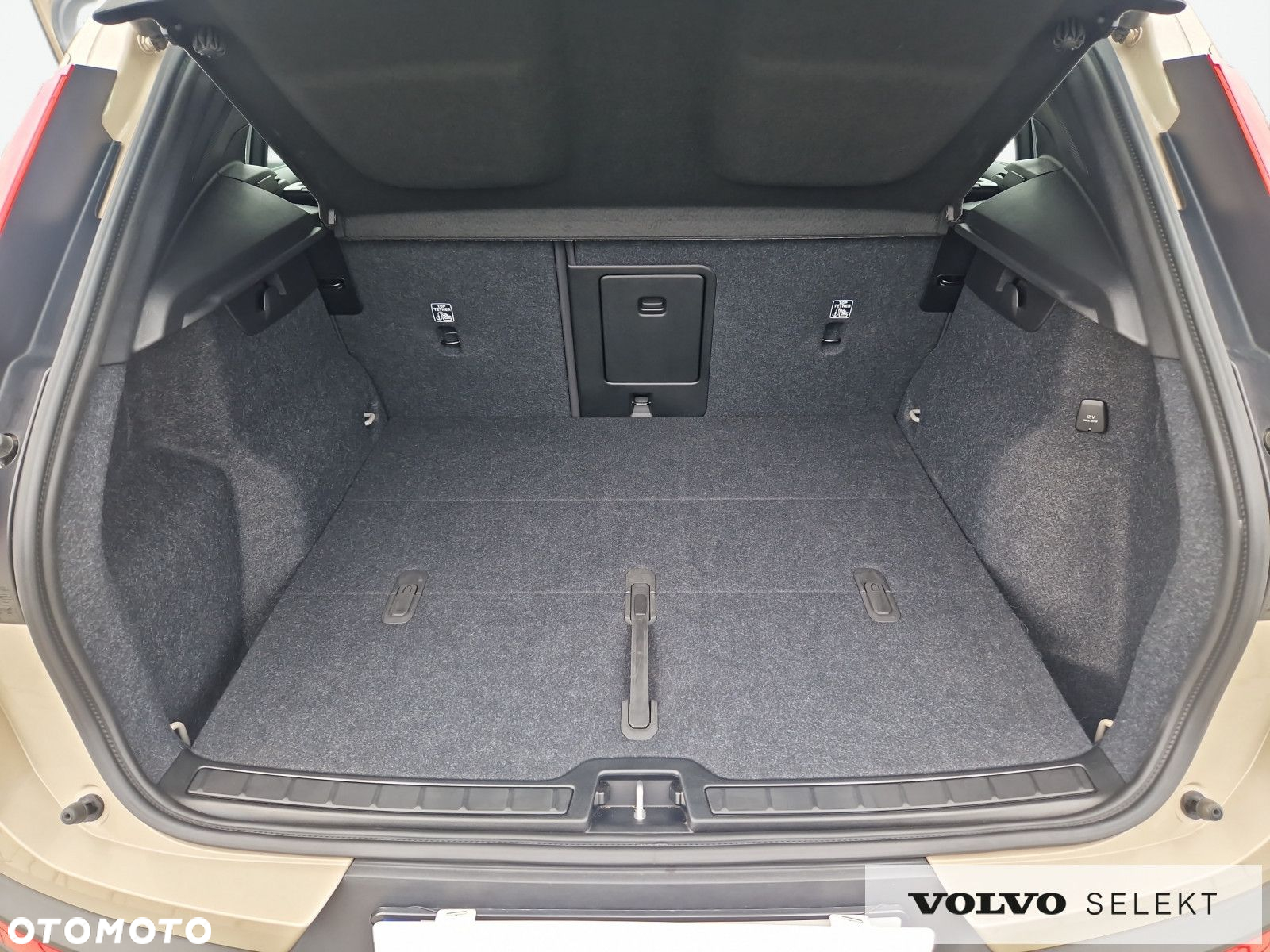 Volvo XC 40 - 18