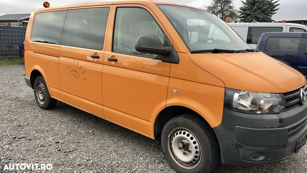 Volkswagen Caravelle - 1